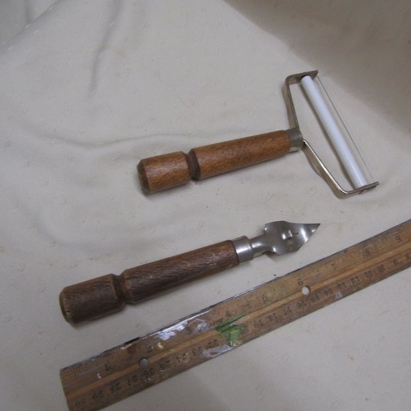 cheese cutting and bottle opener wood handles - Picture 2 of 3